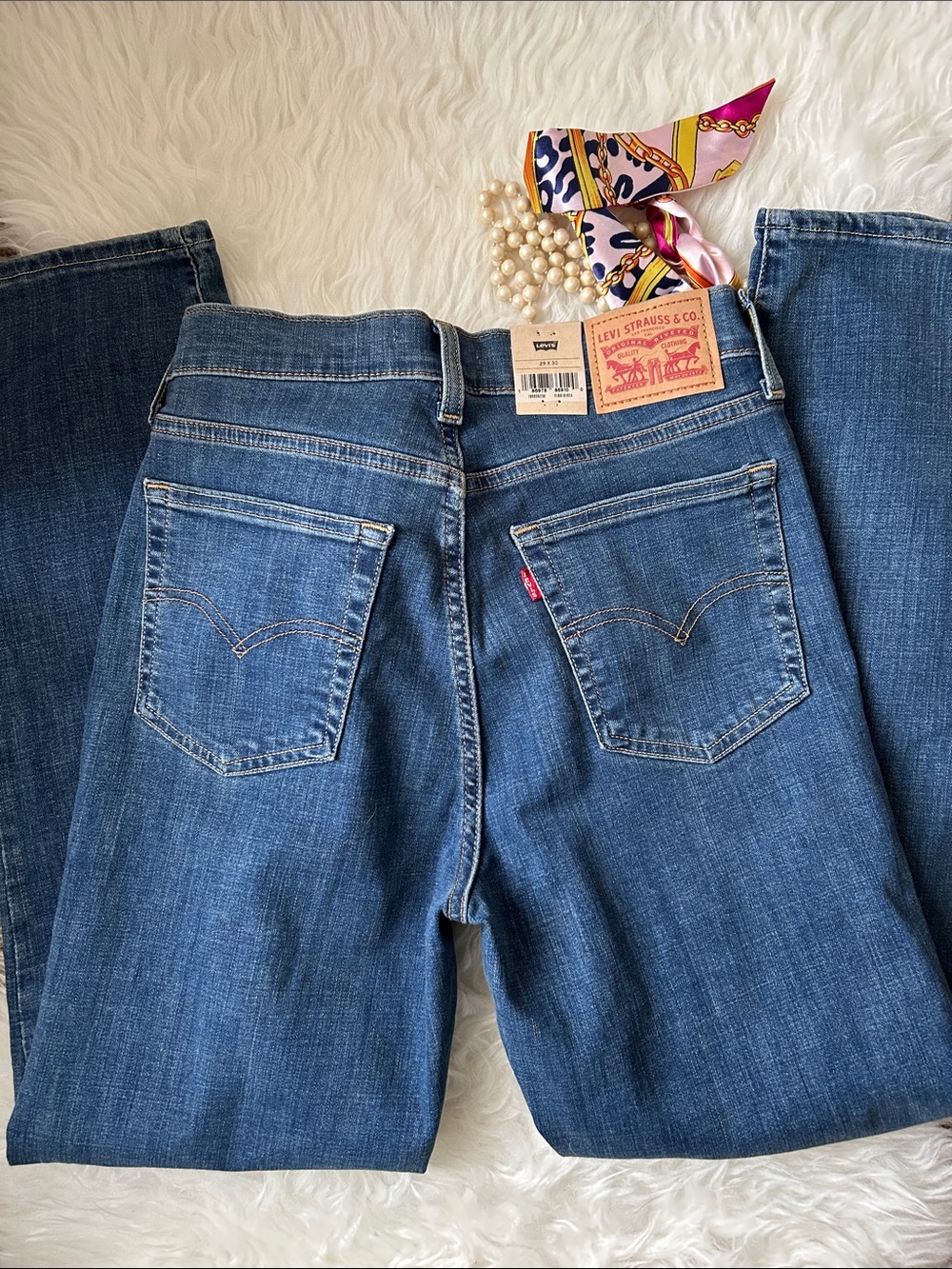 NET • Levi's 724 High Rise Slim Straight Jeans - Medium Blue - Picture 3 of 13